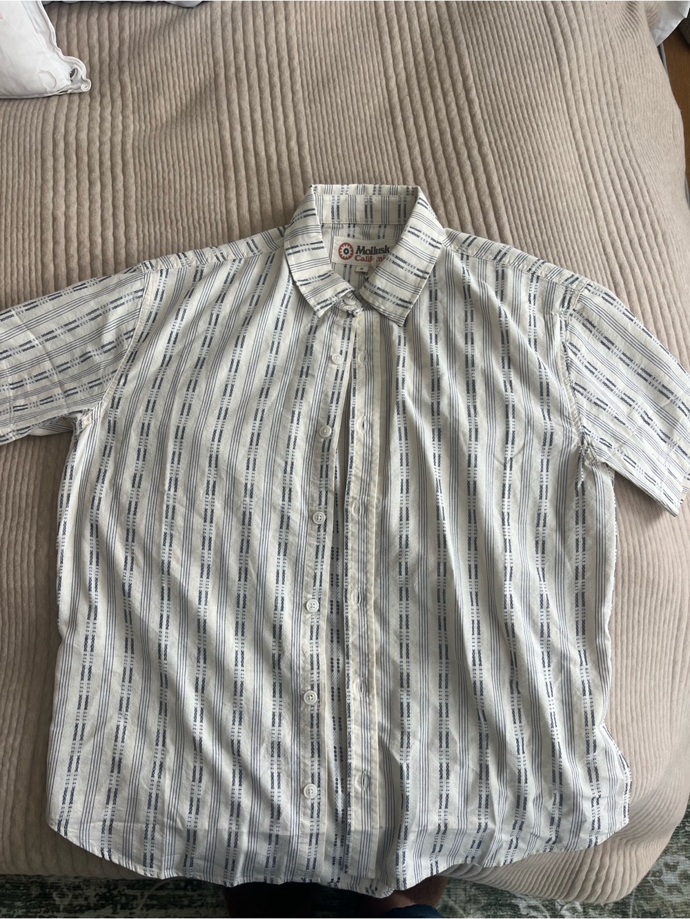 Mollusk Men’s Short-Sleeve Summer Shirt in Natural with Navy Stripe